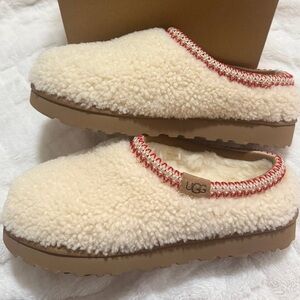 UGG Women’s Cream and Red Tasman Curly Slippers